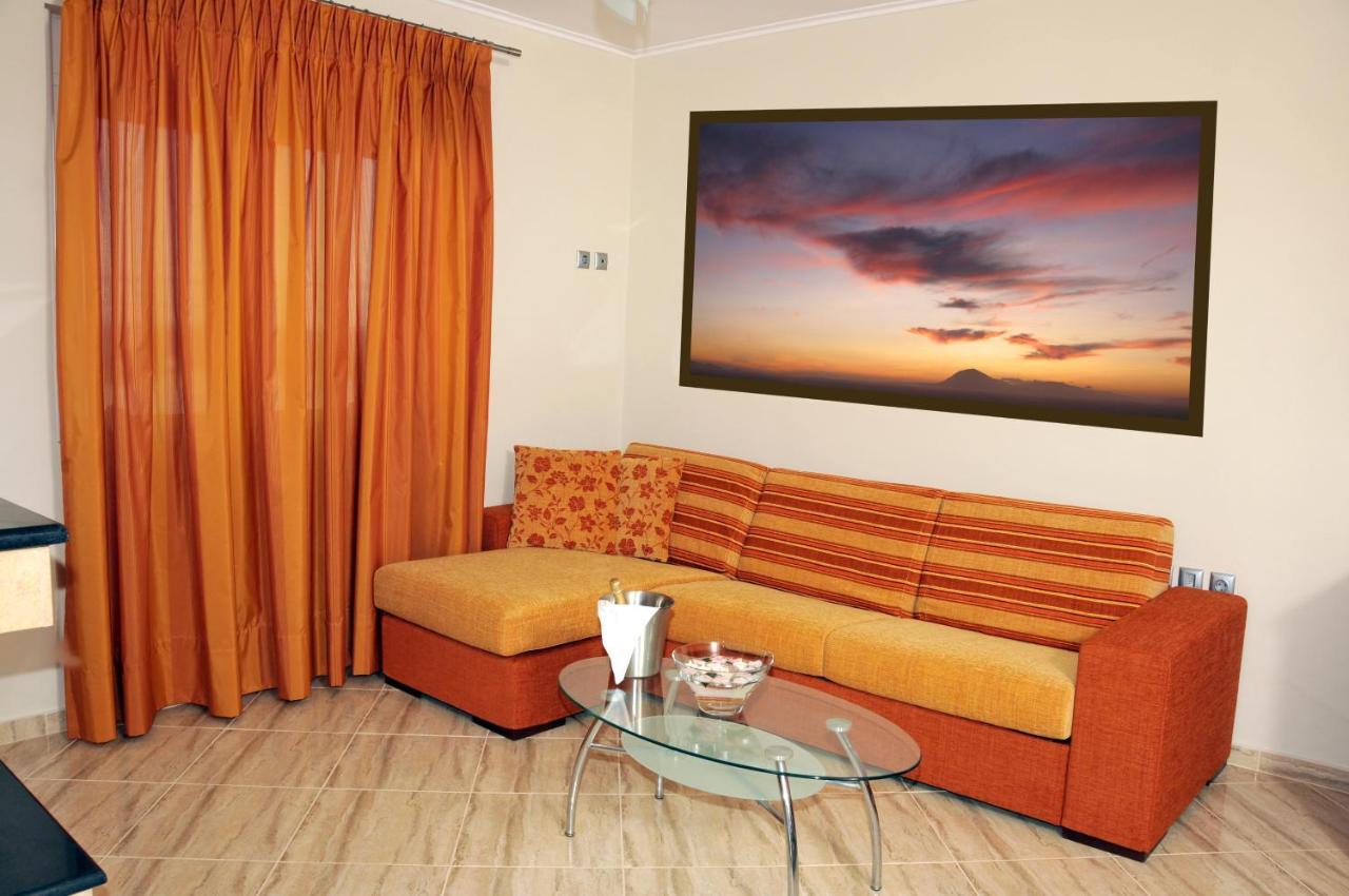 Antonios Village Hotel & Apartments Arkoudi Exterior foto
